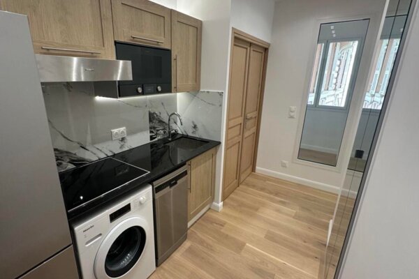 L'Ambassador - Boulevard des Moulins