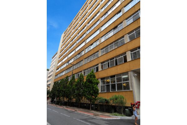 Local en étage, situé dans l'immeuble "Les Industries" - Monaco