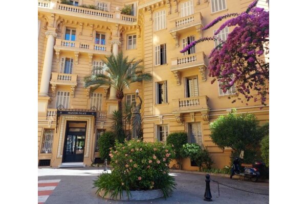 LAW 1235 - FRANZIDO PALACE - 15 boulevard du Jardin Exotique